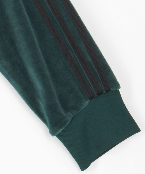 adidas(アディダス)の「adidas/アディダス VELOUR SST TT(ブルゾン・メンズ・チャコールグレー/ブラック/オリーブ/ネイビー・MEDIUM/LARGE/X-LARGE)」の8枚目の写真