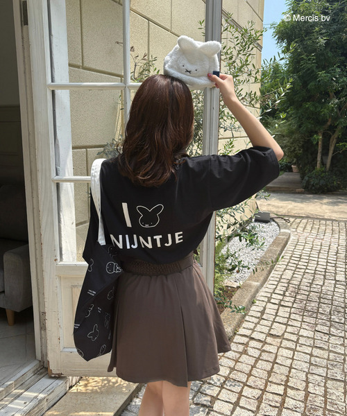 MIIA(ミーア)の「miffy バックプリントTシャツ(ナインチェ)(Tシャツ/カットソー・レディース・オフホワイト/ブラック・FREE)」の1枚目の写真