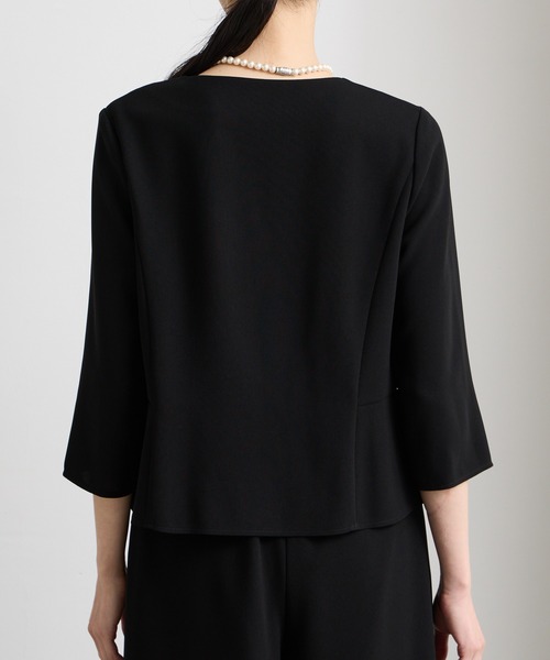 AIMER（エメ）の「【喪服・礼服・WEB限定】ウォッシャブル ウエスト切り替えノーカラージャケット・前開きファスナーブラウス・ワイドパンツ 3点セット ブラックフォーマルアンサンブル（スーツセット・レディース・ブラック・7号/9号/11号/13号/15号/17号/19号/T9号/T11号/T13号）」の3枚目の写真