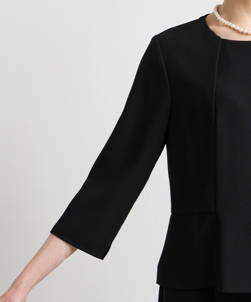 AIMER（エメ）の「【喪服・礼服・WEB限定】ウォッシャブル ウエスト切り替えノーカラージャケット・前開きファスナーブラウス・ワイドパンツ 3点セット ブラックフォーマルアンサンブル（スーツセット・レディース・ブラック・7号/9号/11号/13号/15号/17号/19号/T9号/T11号/T13号）」の4枚目の写真