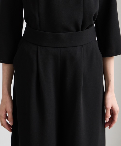 AIMER（エメ）の「【喪服・礼服・WEB限定】ウォッシャブル ウエスト切り替えノーカラージャケット・前開きファスナーブラウス・ワイドパンツ 3点セット ブラックフォーマルアンサンブル（スーツセット・レディース・ブラック・7号/9号/11号/13号/15号/17号/19号/T9号/T11号/T13号）」の11枚目の写真
