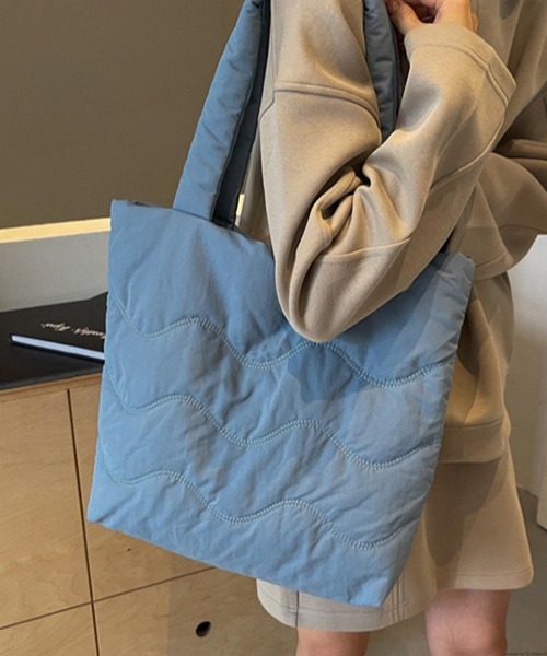VIBGYOR(ヴィブジョー)の「Liaa/キルティング トートバッグ A18498(トートバッグ・レディース・ブラック/ベージュ/パープル/ピンク/ブルー・FREE)」の14枚目の写真