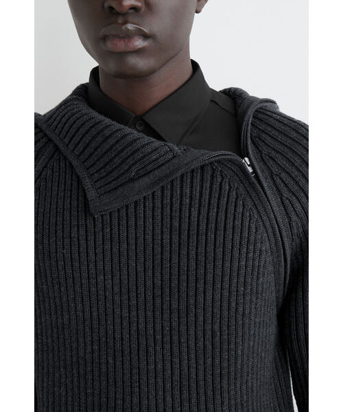 グレーニットp.v.cos様 COS（コス）の「チャンキーリブウール綿フーディー（ニット/セーター