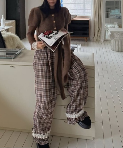 Vipoa(ヴィポア)の「check frill pants(その他パンツ・レディース・ブラック/ブラウン・FREE)」の2枚目の写真