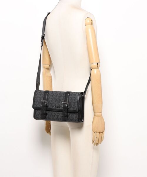 MICHAEL KORS(マイケルコース)の「COOPER TRUNK XBODY クロスボディ(ショルダーバッグ・メンズ・ブラック・FREE)」の5枚目の写真