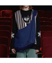 UNALLOYED（アナロイド）の「[両面] リバーシブルビッグバッグ / ブルー&ピンク（メッセンジャーバッグ）」