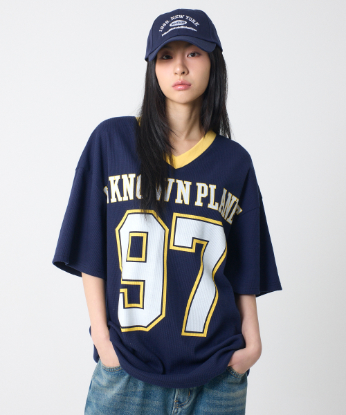 V‑Neck планетарный логотип футболка T‑Neivee
