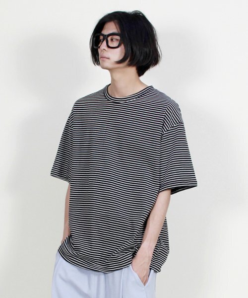 DEMARC(ドゥマーク)の「オーバーサイズ半袖Tシャツピンストライプブラック(Tシャツ/カットソー・メンズ・その他・LARGE/MEDIUM)」の4枚目の写真