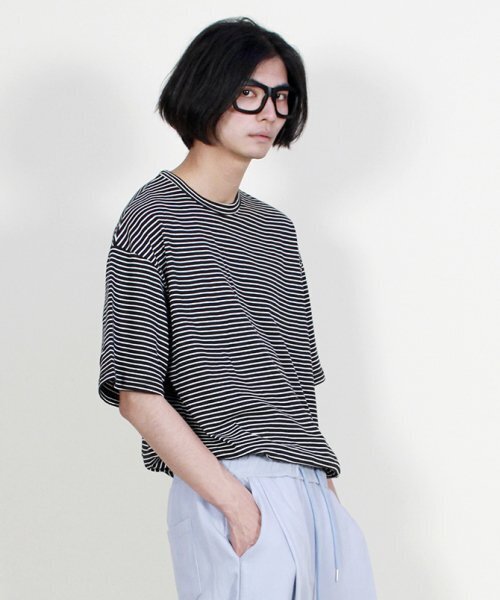 DEMARC(ドゥマーク)の「オーバーサイズ半袖Tシャツピンストライプブラック(Tシャツ/カットソー・メンズ・その他・LARGE/MEDIUM)」の6枚目の写真