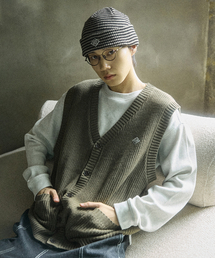 COMONINOZ（コモニノズ）の「V-NECK SWEATER VEST [OLIVE GREEN]（ベスト）」