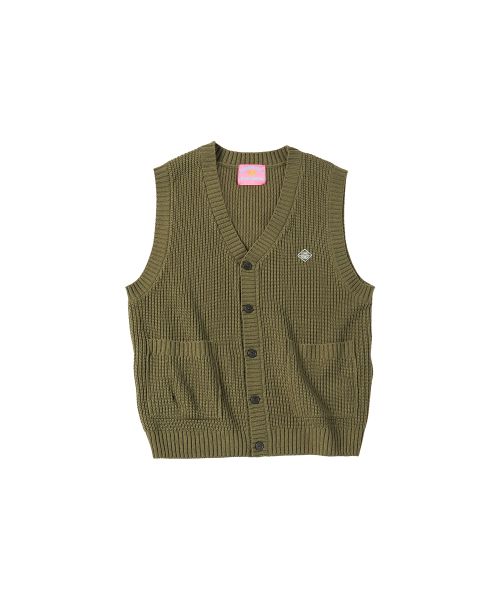 COMONINOZ（コモニノズ）の「V-NECK SWEATER VEST [OLIVE GREEN]（ベスト・メンズ・オリーブ・SMALL/MEDIUM/LARGE）」の2枚目の写真