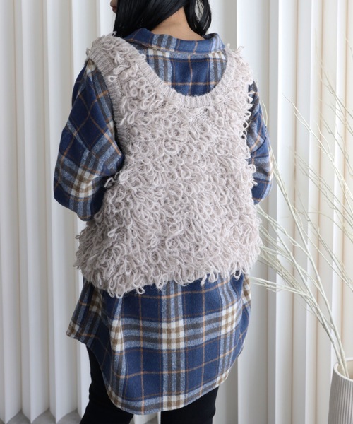 YENNA（イェンナ）の「ループヤーンニットノースリカーディガン（ベスト・レディース・アイボリー/ベージュ/ブラック・FREE）」の11枚目の写真