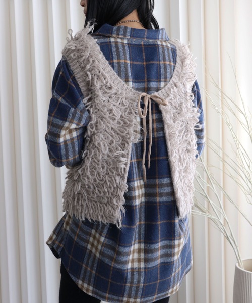 YENNA（イェンナ）の「ループヤーンニットノースリカーディガン（ベスト・レディース・アイボリー/ベージュ/ブラック・FREE）」の17枚目の写真