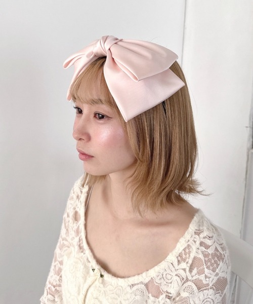 Loueme(ルエム)の「サテンリボンカチューシャ(カチューシャ・レディース・ピンク/アイボリー/ブラック/ライトブルー・FREE)」の17枚目の写真