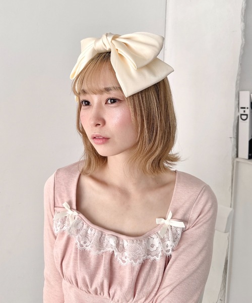 Loueme(ルエム)の「サテンリボンカチューシャ(カチューシャ・レディース・ピンク/アイボリー/ブラック/ライトブルー・FREE)」の11枚目の写真
