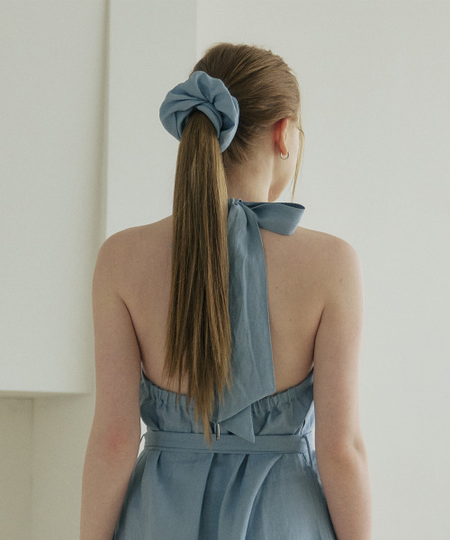 BELLEMA(ベルマ)の「SKY Linen Back-Open Ribbon Halterneck Dress(ワンピース・レディース・スカイブルー・FREE)」の6枚目の写真
