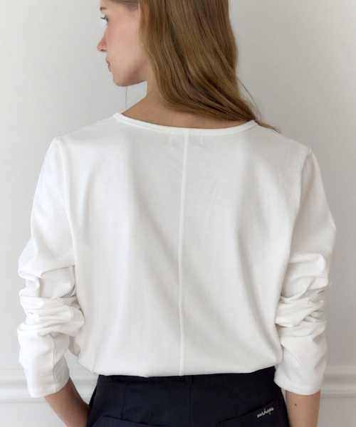 OURHOPE（アワーホープ）の「ロゴシルキーUネックスリーブTシャツ - ホワイト（Tシャツ/カットソー・レディース・ホワイト・SMALL/MEDIUM）」の3枚目の写真