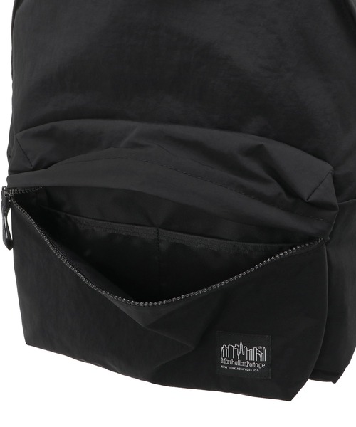 Manhattan Portage BLACK LABEL（マンハッタンポーテージ　ブラックレーベル）の「STUYTOWN BACKPACK(LG) NYLON TUSSAH（バックパック/リュック・メンズ・ブラック・LARGE）」の7枚目の写真