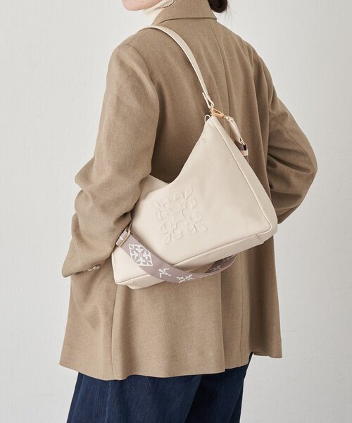 russet(ラシット)の「エンボスモノグラム2WAYショルダーバッグ(ショルダーバッグ・レディース・グレー系その他/アイボリー/ブラック/ライトグレー・FREE)」の16枚目の写真