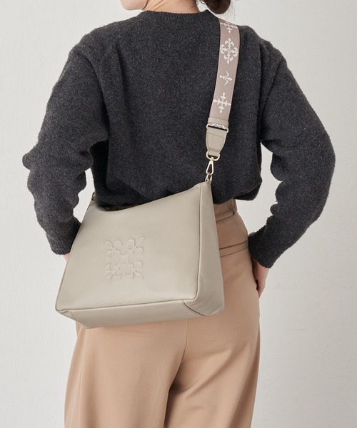 russet(ラシット)の「エンボスモノグラム2WAYショルダーバッグ(ショルダーバッグ・レディース・グレー系その他/アイボリー/ブラック/ライトグレー・FREE)」の10枚目の写真