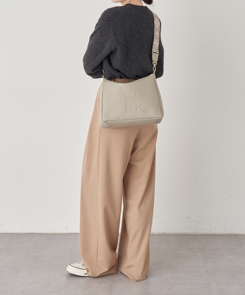 russet(ラシット)の「エンボスモノグラム2WAYショルダーバッグ(ショルダーバッグ・レディース・グレー系その他/アイボリー/ブラック/ライトグレー・FREE)」の12枚目の写真