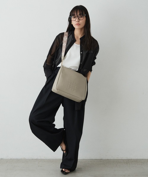 russet(ラシット)の「エンボスモノグラム2WAYショルダーバッグ(ショルダーバッグ・レディース・グレー系その他/アイボリー/ブラック/ライトグレー/ベージュ/ブラウン・FREE)」の18枚目の写真