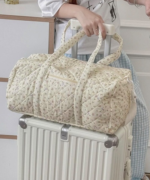 セール】ボストンバッグ 小花柄 キルティング 旅行 大容量 軽量