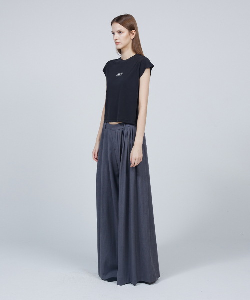 MMAM（ムアム）の「[ESSENTIAL] Logo basic slim T-shirt（Tシャツ/カットソー・レディース・ブラック・FREE）」の3枚目の写真
