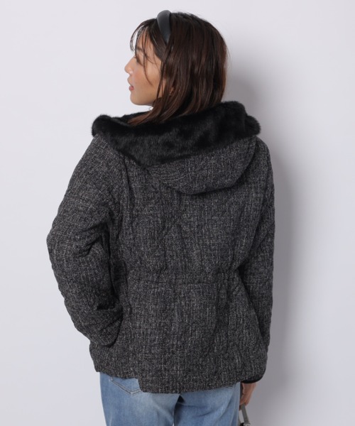 JUSGLITTY（ジャスグリッティー）の「キルティングペプラムショートコート（ダウンジャケット/コート・レディース・ブラック系その他2・2/1）」の4枚目の写真