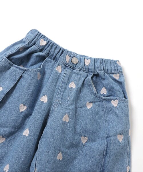 Seraph（セラフ）の「ハート刺繍タックワイドパンツ_ジュニア対応（その他パンツ・キッズ・インディゴブルー/キナリ・80/90/100/110/120/130/140）」の8枚目の写真