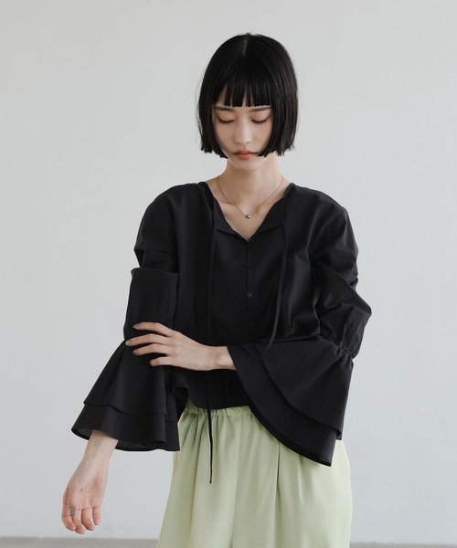 LOWRYS FARM（ローリーズファーム）の「キャンディスリーブブラウス 　642414（シャツ/ブラウス・レディース・ブラック/ライトベージュ/ブラック系その他・FREE）」の2枚目の写真