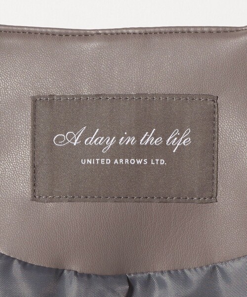 A DAY IN THE LIFE UNITED ARROWS(アデイインザライフユナイテッドアローズ)の「レザーライク ブルゾン <A DAY IN THE LIFE>(ライダースジャケット・レディース・グレー系/ブラック・FREE)」の21枚目の写真