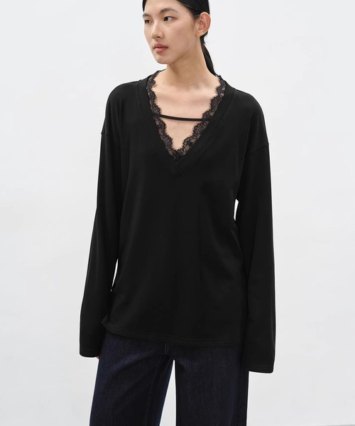 EIGHTHMONTH(エイスマンス)の「Vネックレーストップス EM26s023【EIGHTHMONTH】(Tシャツ/カットソー・レディース・グレー/ブラック・S/M)」の2枚目の写真