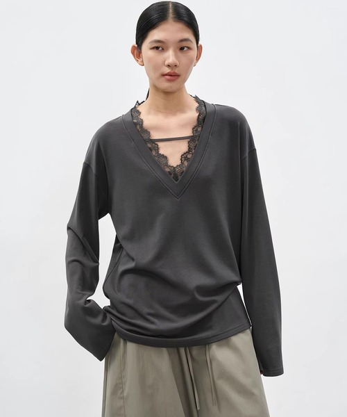EIGHTHMONTH(エイスマンス)の「Vネックレーストップス EM26s023【EIGHTHMONTH】(Tシャツ/カットソー・レディース・グレー/ブラック・S/M)」の3枚目の写真