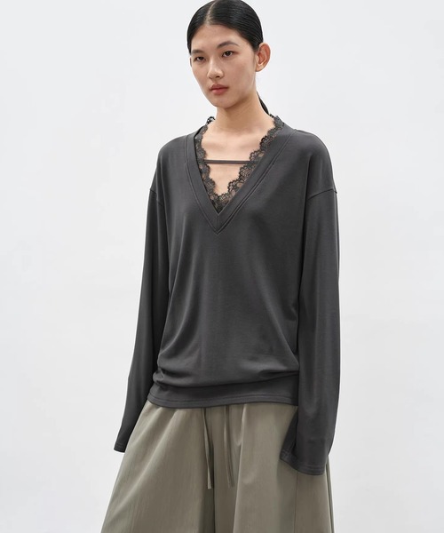 EIGHTHMONTH(エイスマンス)の「Vネックレーストップス EM26s023【EIGHTHMONTH】(Tシャツ/カットソー・レディース・グレー/ブラック・S/M)」の6枚目の写真
