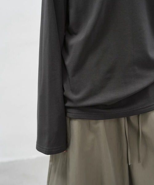 EIGHTHMONTH(エイスマンス)の「Vネックレーストップス EM26s023【EIGHTHMONTH】(Tシャツ/カットソー・レディース・グレー/ブラック・S/M)」の9枚目の写真