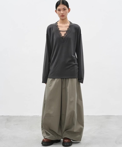 EIGHTHMONTH(エイスマンス)の「Vネックレーストップス EM26s023【EIGHTHMONTH】(Tシャツ/カットソー・レディース・グレー/ブラック・S/M)」の11枚目の写真
