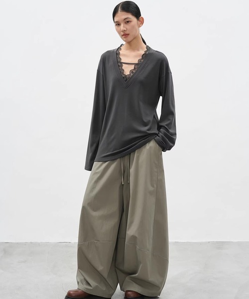 EIGHTHMONTH(エイスマンス)の「Vネックレーストップス EM26s023【EIGHTHMONTH】(Tシャツ/カットソー・レディース・グレー/ブラック・S/M)」の14枚目の写真
