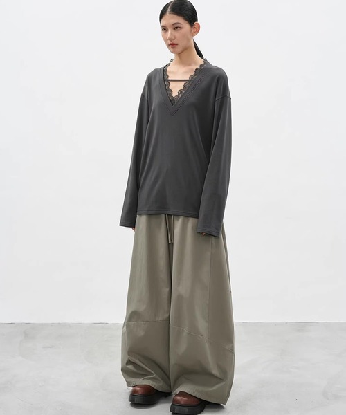 EIGHTHMONTH(エイスマンス)の「Vネックレーストップス EM26s023【EIGHTHMONTH】(Tシャツ/カットソー・レディース・グレー/ブラック・S/M)」の15枚目の写真