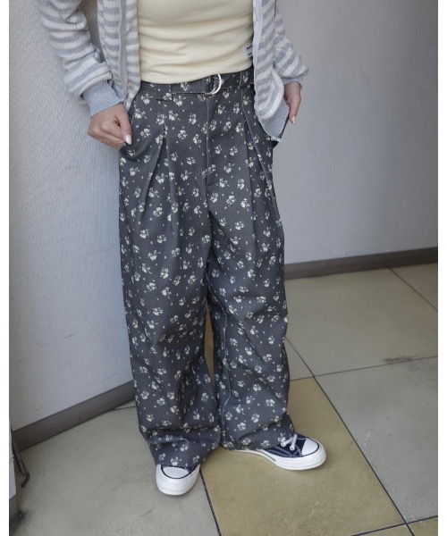 jumelle（ジュメロ）の「小花柄ワイドパンツ（その他パンツ・レディース・クリーム/チャコール・MEDIUM/SMALL）」の22枚目の写真