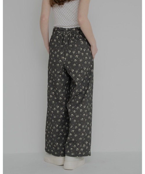 jumelle（ジュメロ）の「小花柄ワイドパンツ（その他パンツ・レディース・クリーム/チャコール・MEDIUM/SMALL）」の6枚目の写真