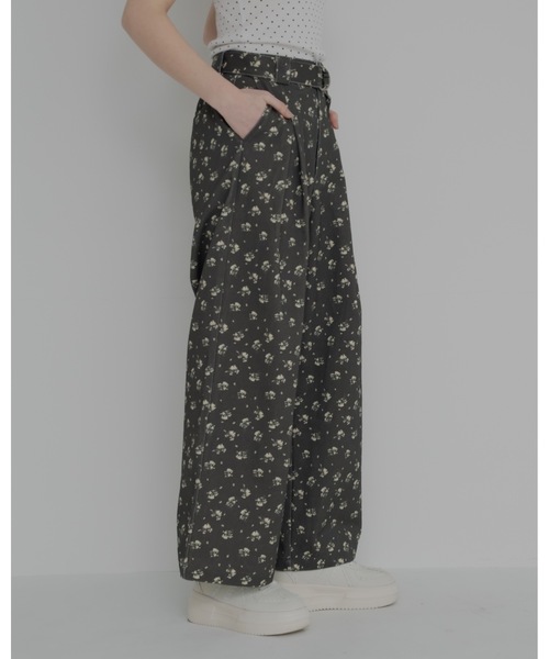 jumelle（ジュメロ）の「小花柄ワイドパンツ（その他パンツ・レディース・クリーム/チャコール・MEDIUM/SMALL）」の8枚目の写真