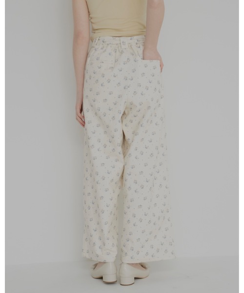 jumelle（ジュメロ）の「小花柄ワイドパンツ（その他パンツ・レディース・クリーム/チャコール・MEDIUM/SMALL）」の13枚目の写真