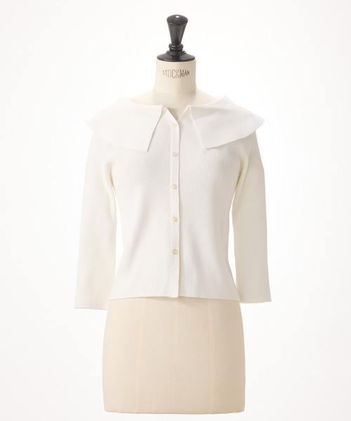 STRAWBERRY-FIELDS(ストロベリーフィールズ)の「エリシアストレッチ_抜け衿風リブニット(ニット/セーター・レディース・オフホワイト/ブラック×ホワイト/コーラルピンク・2)」の2枚目の写真