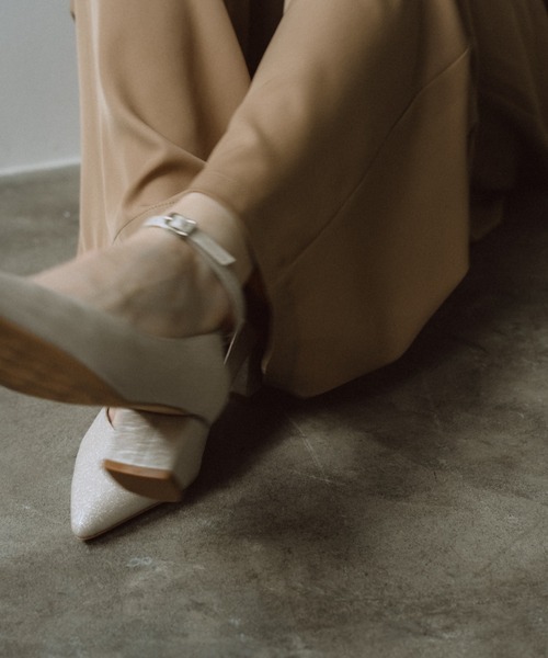 et.UNiVER（エトユニベール）の「Sparkle chunky pumps（パンプス・レディース・ブラック/ベージュ/グレー・LL/L/M/S）」の8枚目の写真