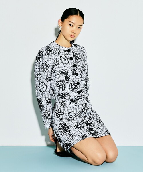 LOULOU WILLOUGHBY（ルルウィルビー）の「【LOULOU WILLOUGHBY】MALHIA ツイードクルージャケット（ノーカラージャケット・レディース・ブラック系その他・2/1）」の2枚目の写真