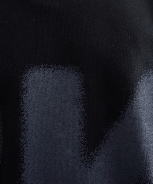 EPNK(イーピーエヌケー)の「Spraygraphic sweatshirts / スプレーグラフィックスウェットシャツ(スウェット・メンズ・ブラック/杢グレー・LARGE/MEDIUM/SMALL)」の5枚目の写真