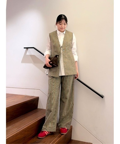 allureville(アルアバイル)の「ポプリンチェックスリットジレ(ベスト・レディース・ブラウン系その他/ブラック系その他・2)」の14枚目の写真