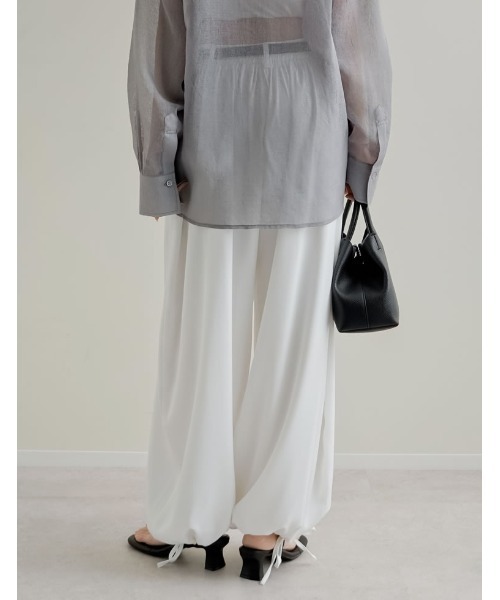 Re:EDIT（リエディ）の「[2026S/S COLLECTION][低身長/高身長サイズ有]マットサテン裾ドロストバルーンワイドパンツ（その他パンツ・レディース・モカ/ピンク/アイボリー/ブラック・LARGE/TALL/MEDIUM/SHORT）」の17枚目の写真