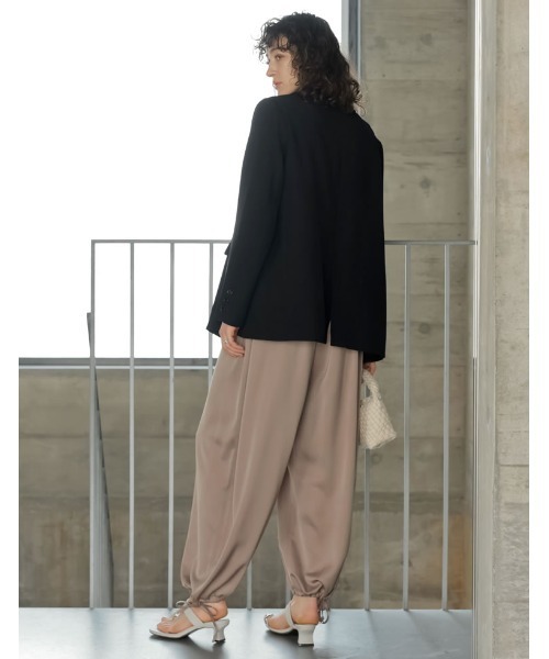 Re:EDIT（リエディ）の「[2026S/S COLLECTION][低身長/高身長サイズ有]マットサテン裾ドロストバルーンワイドパンツ（その他パンツ・レディース・モカ/ピンク/アイボリー/ブラック・LARGE/TALL/MEDIUM/SHORT）」の21枚目の写真